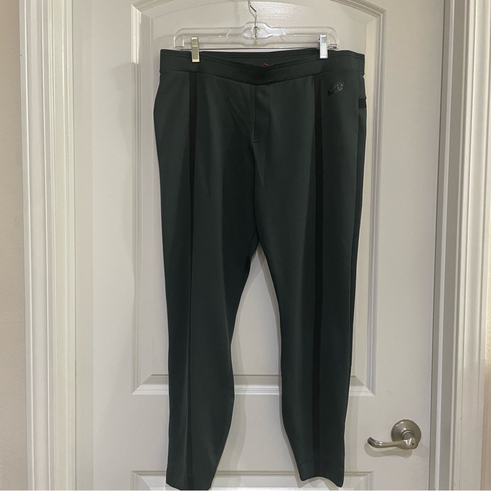 NIKE jogging running pants nylon spandex material‎ ladies size XL